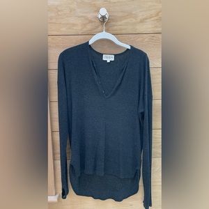 Feel the Piece Terre Jacobs Women’s Henley Sweater.  Size XS-S.